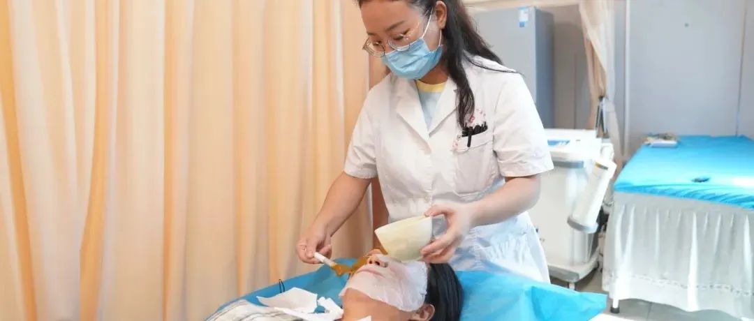 “内调外治”中医美肤，助你祛痘淡斑抗衰……素颜也元气满满！