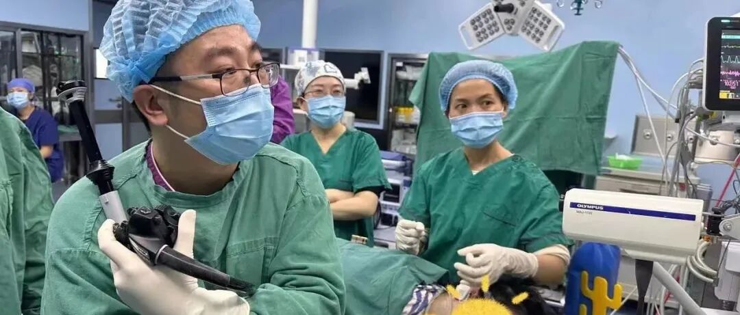 21岁小伙肚子痛了一年，竟是“米田共”惹的祸！医生给肠“洗个澡”