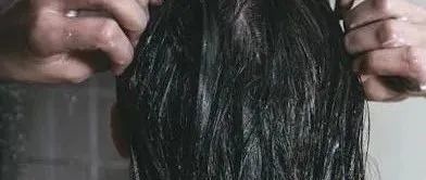 头发一天不洗就油？可能是你的洗头方式不正确！