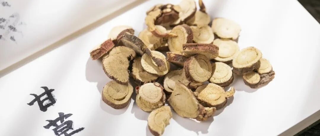 哪吒法宝中的养生密码：5种“药食两用”中药的安全使用锦囊