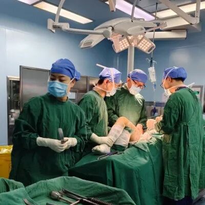 成都市中西医结合医院顺利开展髋臼周围截骨术